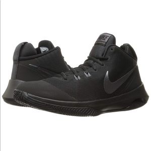 Nike Air Veritile Nubuck Basketball Shoes